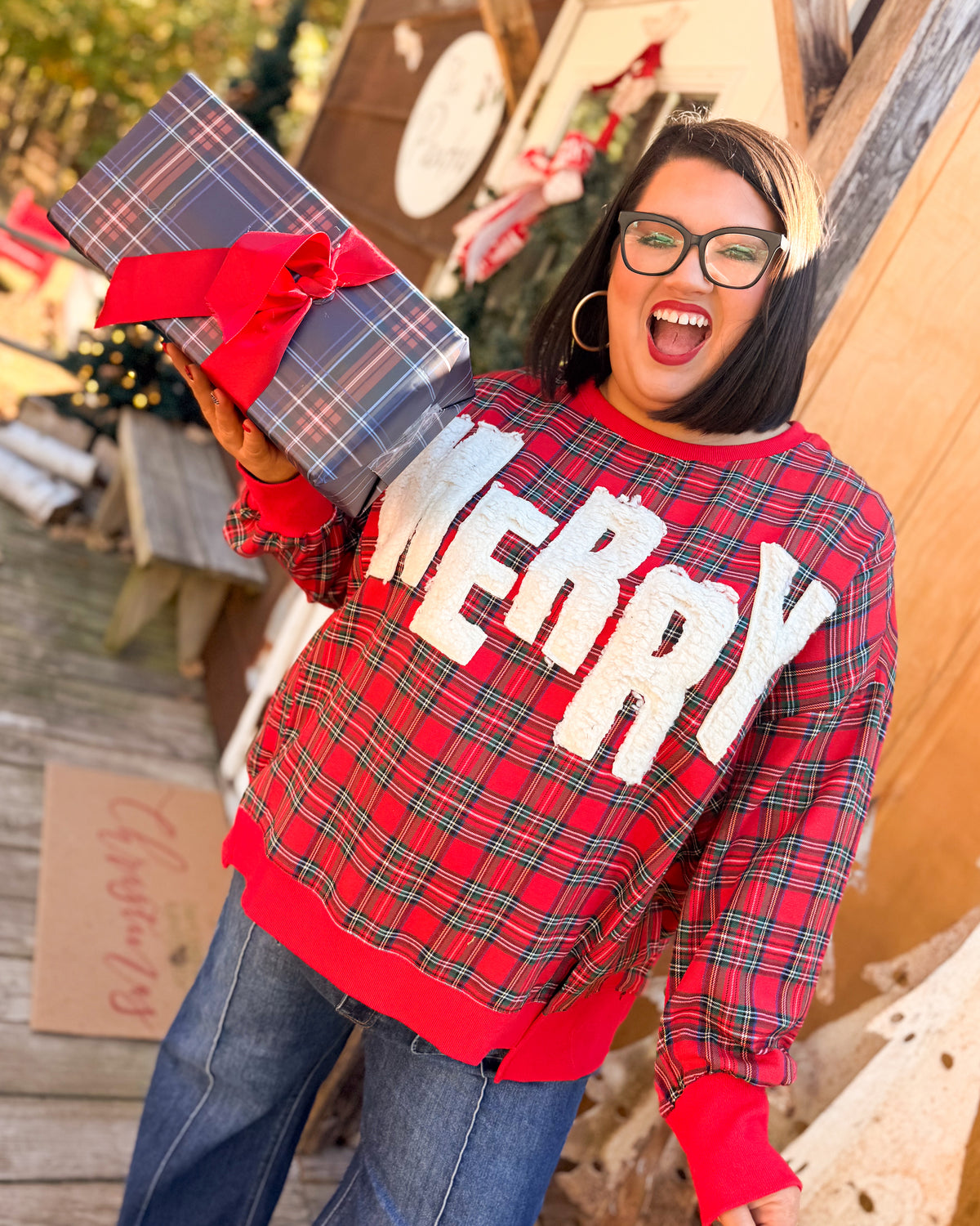 Merry Applique Plaid Hi-Lo Pullover