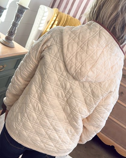 Latte Run Quilted Contrast Trim Hooded Pullover