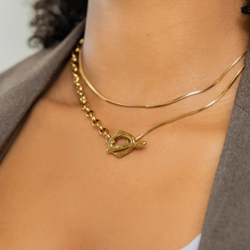 Dual Look Chain Toggle Necklace