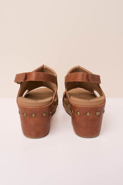 Carley Wedge Sandal in Bourbon